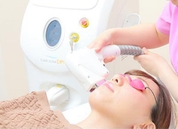 高速照射可能な医療レーザー脱毛機の画像